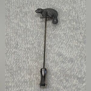 Charming Beaver Silver Tone Hat/Scarf Lapel Hijab Pin Brooch
